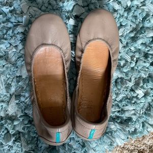 Tieks Taupe Size 9